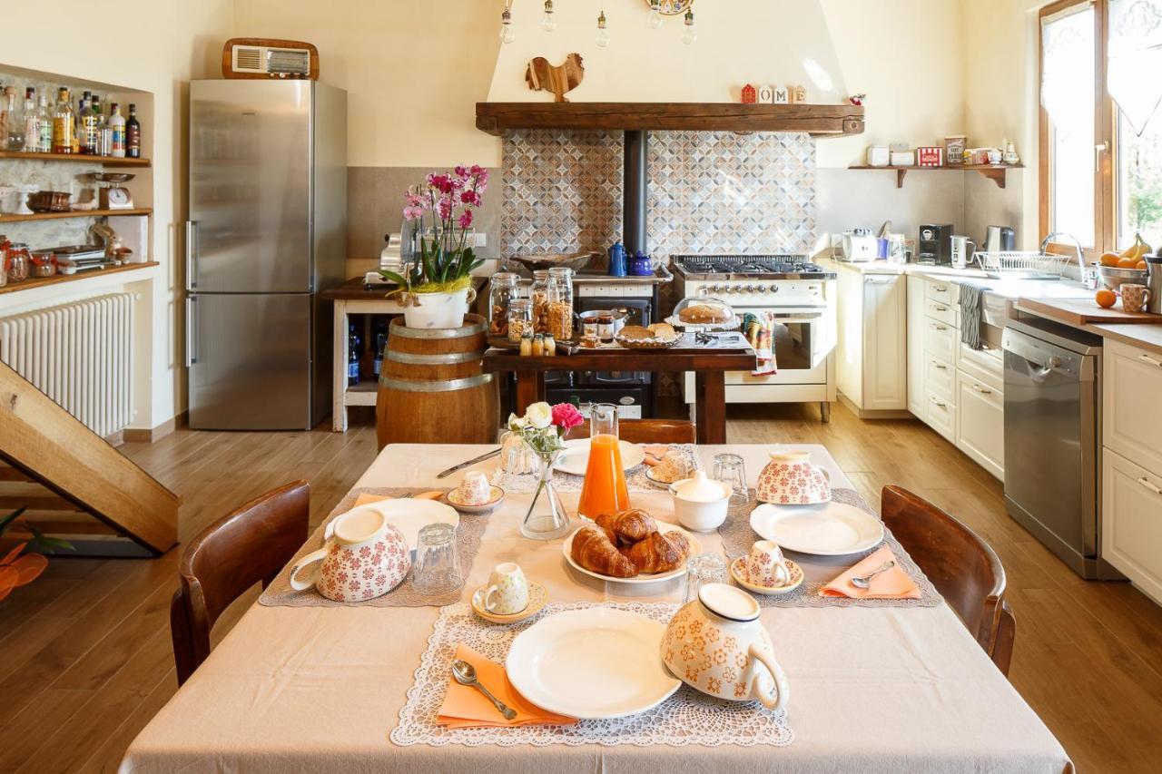 Il Pettirosso Bed & Breakfast Santarcangelo di Romagna Exterior photo